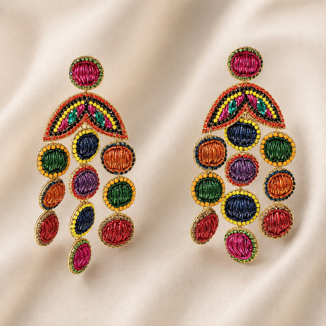 Boucles d’oreilles chandelier brodées