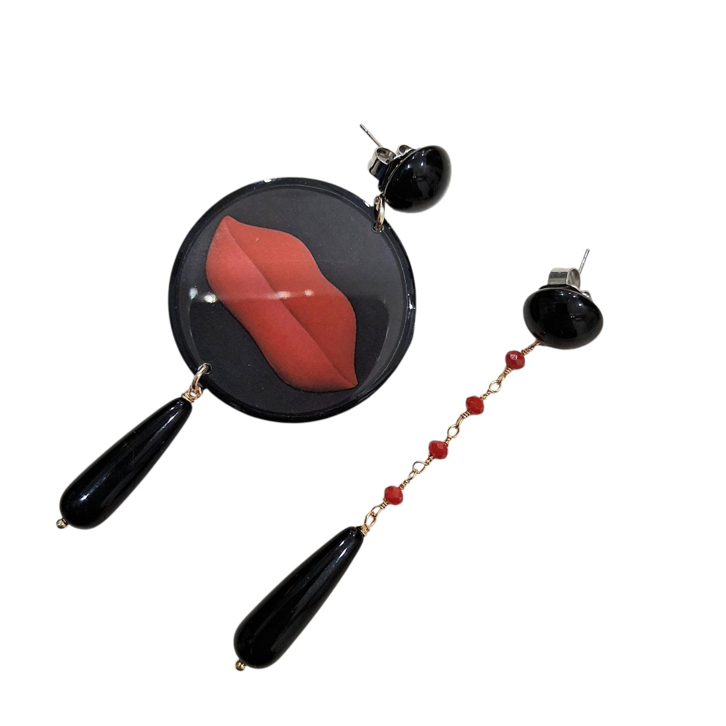 Boucles d’oreilles inspirées du canapé “Boca” de Dalí