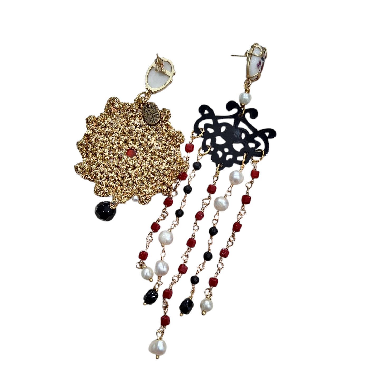 Boucles d’Oreilles Asymétriques "Porte-Bonheur Royal" en Résine et Crochet