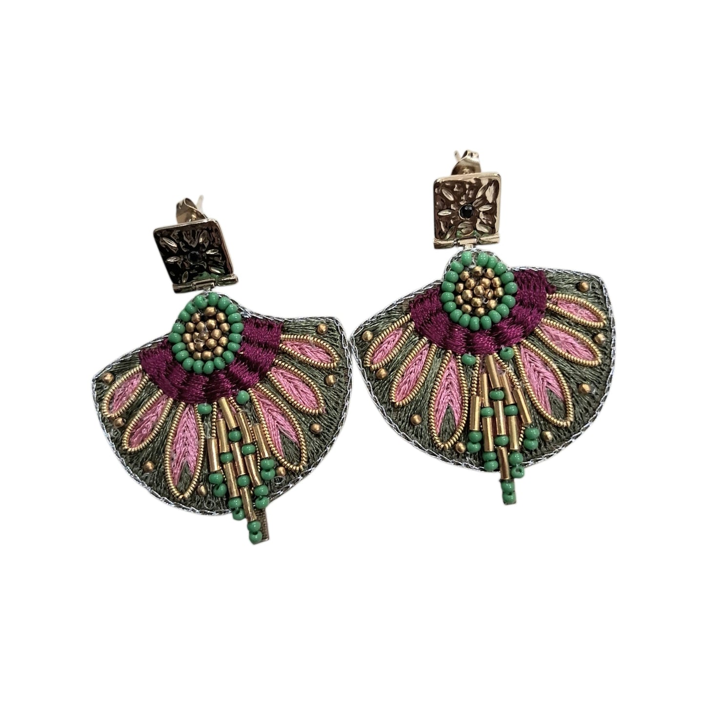 Boucles d’Oreilles éventail en fil de soie et perles