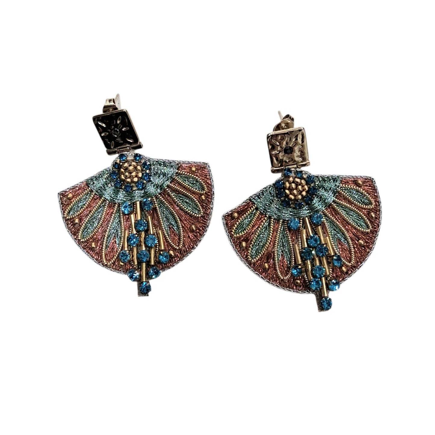 Boucles d’Oreilles bronze éventail en fil de soie et perles