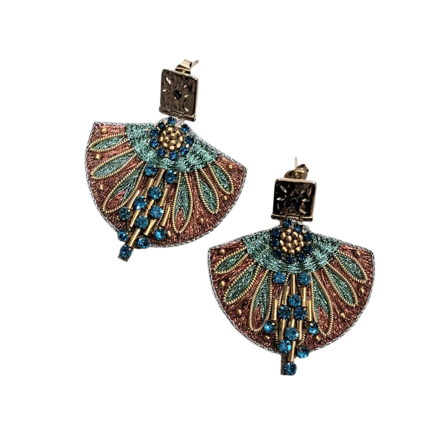 Boucles d’Oreilles bronze éventail en fil de soie et perles